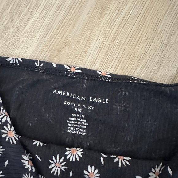 *3/$25* American Eagle Outfitters Black Floral Crop Top Soft & Sexy - Picture 3 of 3